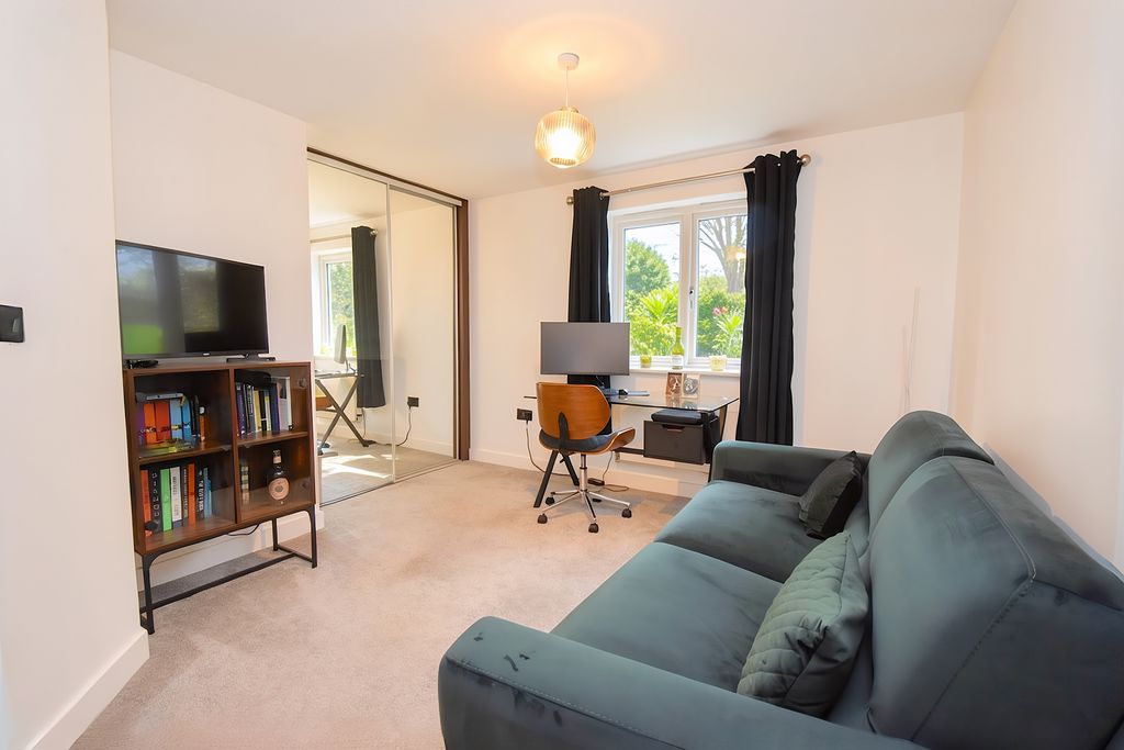 Bedroom- click for photo gallery